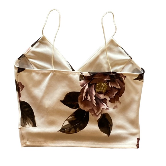 Olive Tree Floral Crop Top Twisted Front. XS (No Size Tag) Excellent Condition! - Picture 7 of 8